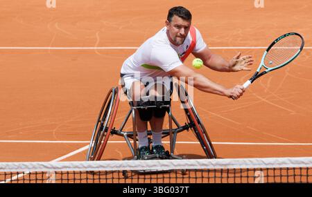 Paris, France. 03 juin 2025. Le belge Joachim Gerard photographié en action lors d'un match de tennis simple entre le belge Gerard et le néerlandais Spaargaren, dans le tournoi masculin de tennis en fauteuil roulant Roland Garros, mardi 03 juin 2025 à Paris, France. L’édition 2025 de Roland Garros se déroule du 25 mai au 8 juin 2025. BELGA PHOTO BENOIT DOPPAGNE crédit : Belga News Agency/Alamy Live News Banque D'Images