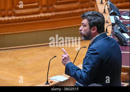 Lisbonne, Portugal. 03 juin 2025. La première session plénière de la XVIIe législature du Parlement portugais a lieu à l'Assemblée de la République à Lisbonne. Au cours de la session, les députés nouvellement élus prennent leurs fonctions et élisent le Président et les Vice-Présidents de l’Assemblée. Crédit : Ricardo Rocha/Alamy Live News Banque D'Images