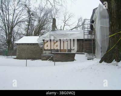 Vues de la restauration de Richards House de 2007, montrant les aspects intérieurs et extérieurs. Construite entre 1820 et 1850, cette maison a été construite à l'origine par Ebenezer ou Hiram Richards en utilisant du calcaire local de la rivière Scioto. La maison a servi de résidence à la damoiselle après avoir été acquise par Columbus en 1904. Banque D'Images
