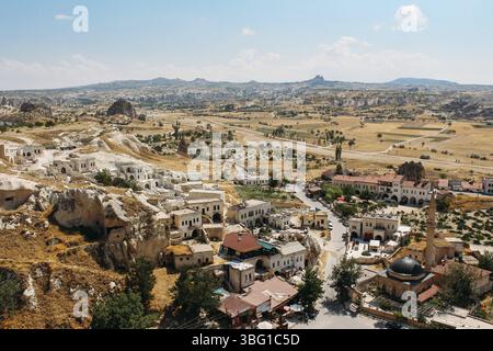 Cavusin vieux village, ville de grotte en Cappadoce, Turquie, Asie Banque D'Images
