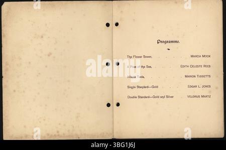 Le programme de remise des diplômes de la Central High School Class of 1897, Columbus, Ohio, pour le premier lycée de Columbus, rebaptisé plus tard High School of commerce. Le bâtiment a ouvert en 1862 et fermé en 1924. Il est devenu un immeuble de bureaux de la ville avant d'être démoli en 1928. Banque D'Images