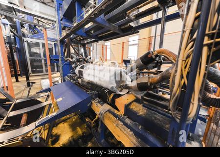 L'intérieur de l'atelier de l'usine et les machines de l'industrie du verre sur la production de processus d'arrière-plan Banque D'Images