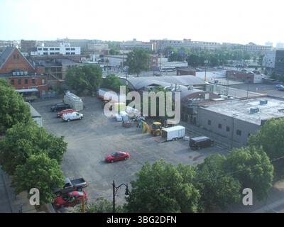 Des vues aériennes prises le 28 juin 2013 sur East Gay Street à Columbus montrent des bâtiments importants tels que le Continental Centre, l'Ohio Bell Building et les condominiums Neighborhood Launch. Les images mettent également en évidence la construction du complexe d’appartements Normandie au 325 East long Street. Banque D'Images