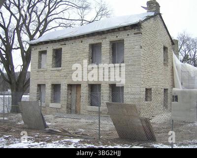 2007 restauration vues de la maison Richards, également appelée la maison du Damkeeper, montrant l'intérieur et l'extérieur de la maison. Construit entre 1820 et 1850 par Ebenezer ou Hiram Richards en utilisant du calcaire de la rivière Scioto, il a ensuite été acheté par la ville de Columbus en 1904 pour abriter le damier surveillant le réservoir Griggs. Banque D'Images
