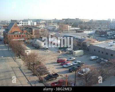 Des images aériennes de East Gay Street, Columbus, Ohio, prises le 29 mars 2013, mettent en évidence le Continental Centre au 150 East Gay Street, Ohio Bell Building au 111 North 4th Street, et les condominiums Neighborhood Launch. Les photos montrent également le bâtiment du 306 East Gay Street, abritant Stewart Jaffy & Associates, et la construction du Normandie, un nouveau complexe d’appartements. Banque D'Images