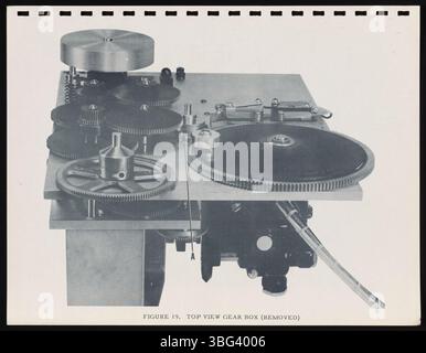 Le spectrophotomètre Beckman DK-2, introduit en 1956, est une avancée du modèle DU, étendant sa portée au proche infrarouge. Le travail du chimiste Wilbur I. Kaye chez Eastman Kodak a contribué à ce développement, qui a été affiné par Beckman instruments. Le modèle DK a été nommé d'après Kaye pour sa contribution. Banque D'Images