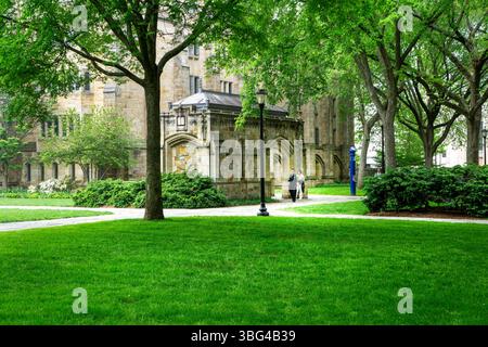 Anne T. & Robert M. Bass Library, Library, Yale University, Building Outside and Campus Scene, 110 Wall Street, New Haven, Connecticut, États-Unis Banque D'Images