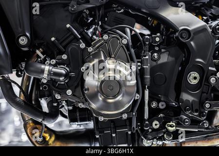 Gros plan Modern haute performance moto moteur de course pièce métallique Banque D'Images