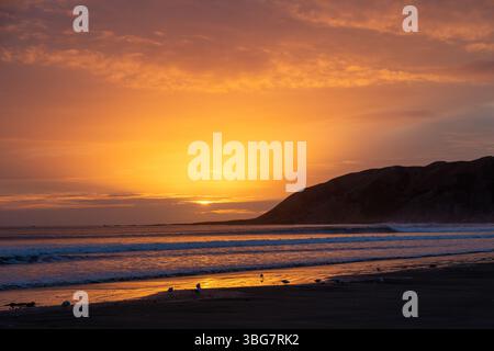 Lever de soleil à Marfells Beach près du lac Grassmere, Nouvelle-Zélande Banque D'Images