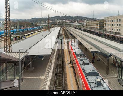 Paysage de chemin de fer à angle élevé vu à Ulm, une ville dans un état nommé Baden-Wuerttemberg dans le sud-ouest de l'Allemagne Banque D'Images