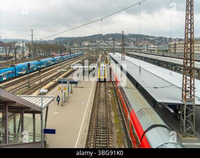 Paysage de chemin de fer à angle élevé vu à Ulm, une ville dans un état nommé Baden-Wuerttemberg dans le sud-ouest de l'Allemagne Banque D'Images