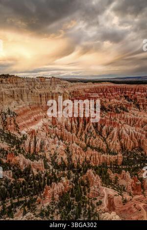 Amphithéâtres naturels géants le long de la côte est du plateau de Paunsaugunt. Pionniers mormons dans les années 1850 et a été nommé d'après Ebenezer Bryce Banque D'Images