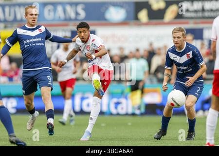 Noordwijk, pays-Bas. 04 juin 2025. NOORDWIJK, 04-06-2025, Sportpark Duinwetering, Betnation Dutch Tweede Divisie Play off Football, saison 2024/2025, match entre Noordwijk et Harkemase Boys, joueur de Noordwijk Riley Reemnet crédit : Pro Shots/Alamy Live News Banque D'Images