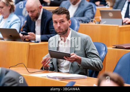 2025-06-04 Néerlandais Tweede Kamer débat plénier DEN HAAG, PAYS-BAS - 4 JUIN : Martin Oostenbrink BBB lors du débat plénier à la Tweede Kamer le 4 juin 2025 à Den Haag, pays-Bas Den Haag Tweede Kamer pays-Bas contenu non disponible pour redistribution aux pays-Bas directement ou indirectement par des tiers. Droit d'auteur : xJohnxBeckmannx Banque D'Images