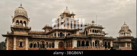Musée Albert Hall à Jaipur, Inde. Le musée Albert Hall de Jaipur est le plus ancien musée de l'État et fonctionne comme le musée d'État du Rajasthan Banque D'Images