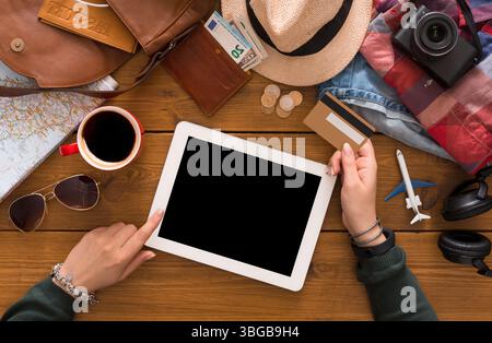 Réservation de billets en ligne vue de dessus. Banque D'Images