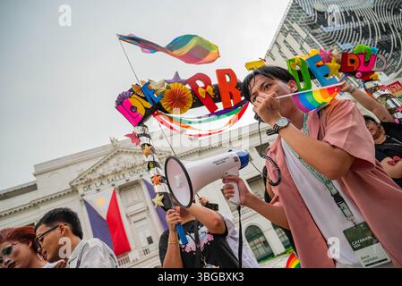 Quezon City, Quezon, Philippines. 4 juin 2025. Les étudiants de l’Université de la salle participent à la Marche Animo Pride. (Crédit image : © Kenosis Yap/ZUMA Press Wire) USAGE ÉDITORIAL SEULEMENT ! Non destiné à UN USAGE commercial ! Crédit : ZUMA Press, Inc/Alamy Live News Banque D'Images