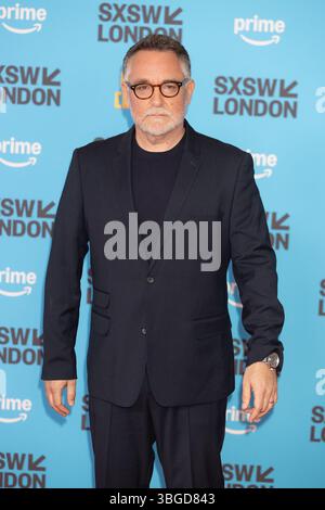 Londres, Royaume-Uni. 4 juin 2025. Colin Trevorrow assiste à la première mondiale Deep Cover SXSW Red Carpet Arrivals au Barbican Hall, Barbican Centre, le 4 juin 2025 à Londres, en Angleterre, Royaume-Uni. Crédit : S.A. / Alamy Live News Banque D'Images
