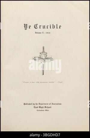L’annuaire 1926 de l’East High School, Ye Crucible, reflète les traditions et les expériences des premières années de l’école. East High, une école secondaire publique à Columbus, Ohio, a été construite en 1922 et rénovée en 2008. Banque D'Images