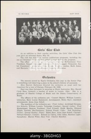 Cette page de l'annuaire 1926 de l'East High School intitulée Ye Crucible met en lumière l'histoire de l'East High School, située sur le côté proche-est de Columbus, Ohio. L'école, construite en 1922, a été rénovée en 2008. Banque D'Images