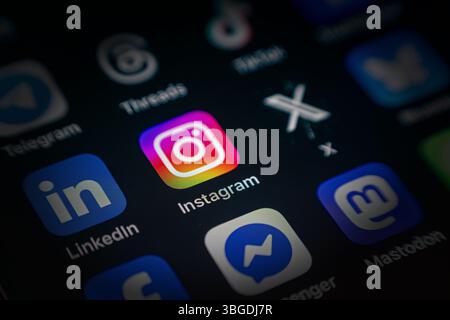 Antalya, Turquie - 5 juin 2025 : icône Instagram App parmi les différentes icônes d'application sur l'écran du smartphone Banque D'Images