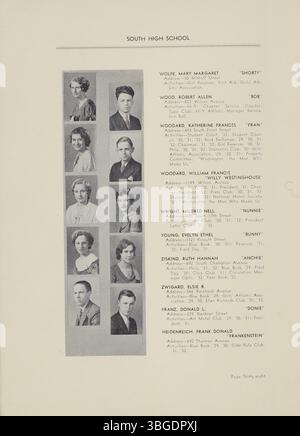 L'annuaire de 1932, intitulé 'Senior Memory Book', présente un aperçu de South High School, situé au 1160 Ann Street à Columbus, Ohio. Cette école était le quatrième lieu occupé par South High, qui a commencé à partager l'espace avec Ohio Avenue Elementary de 1895 à 1897. L'école déménage au 345 Deshler Avenue en 1900, où elle demeure jusqu'à l'ouverture de l'édifice actuel en 1924. Le bâtiment a été nommé d'après C.S. Barrett, le premier principal. L'école a été fermée en 2006, a rouvert en 2007 pour des rénovations et a réouvert entièrement en 2009. Banque D'Images