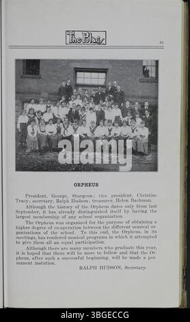 L'édition 1916 de l'annuaire Polaris commémore le début de l'école secondaire North. Charles D. Everett a été le principal de 1893 à 1928, supervisant la transition de l'école de style roman originale construite en 1892-93 au 100 West 4th Avenue. Conçue par l'architecte Frank L. Packard, la structure originale a été remplacée par un nouveau bâtiment en 1924. La deuxième école au 100 East Arcadia Avenue a été rétablie plus tard sous le nom de Columbus International High School en 2012. Banque D'Images