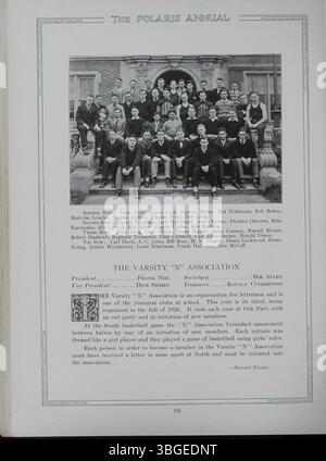 L'annuaire 1928 de l'école secondaire Nord, intitulé Polaris Annual, met en lumière l'histoire de l'école. Le premier lycée North, construit entre 1892 et 193, a été conçu par l'architecte Frank L. Packard dans un style néo-roman. Charles D. Everett en fut le directeur de 1893 à 1928. L'école a été déplacée au 100 East Arcadia Avenue en 1924, où elle a fonctionné jusqu'à sa fermeture en 1979. Il a ensuite rouvert en 2012 sous le nom de Columbus International High School. Banque D'Images