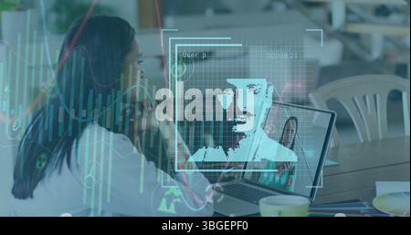 Image des graphiques et des photos de l'utilisateur sur la femme ayant l'appel d'image sur l'ordinateur portable Banque D'Images