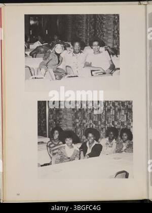 L’annuaire 1976 de l’école secondaire Marion Franklin, Diabolis, donne un aperçu des premières années de l’école. L'école a ouvert ses portes en 1953 au 1265 Koebel Road, Columbus, Ohio, et a été inaugurée le 20 novembre 1953. Marion Franklin High School a servi les années 7-12 et faisait à l'origine partie du Marion Township School District. Banque D'Images