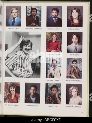 L'annuaire Diabolis 1980 capture les expériences des élèves du lycée Marion Franklin. Ouverte en 1953, l'école a servi les classes 7 à 12. L'annuaire met en lumière les étapes académiques, sportives et sociales, ainsi que les événements scolaires importants de l'année. Banque D'Images