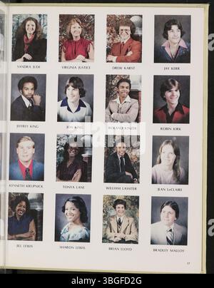 L'annuaire 1980 Diabolis de Marion Franklin High School documente les réalisations académiques et parascolaires. L’annuaire reflète l’implication du corps étudiant dans une variété d’activités scolaires. Marion Franklin, située à Columbus, Ohio, sert les grades 7-12 depuis 1953. Banque D'Images