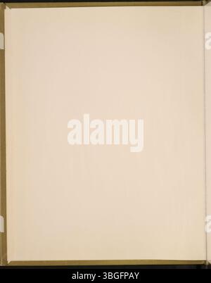 L'annuaire « Occident » de 1958 de West High School met en lumière l'héritage de l'école qui a ouvert ses portes en 1908. En 1916, l'école comptait 19 enseignants et 457 élèves. L'école a déménagé dans un nouveau bâtiment en 1929, conçu par Howard Dwight Smith. L'annuaire de 1958 réfléchit à la vie scolaire et parascolaire de l'école à cette époque, mettant en valeur les traditions continues de West High. Banque D'Images