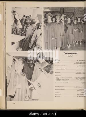 La page 198 de l’annuaire Reynolian de 1978 décrit l’évolution de l’éducation publique à Reynoldsburg, des écoles du XIXe siècle aux campus modernes des lycées. Banque D'Images