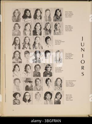 Cette page de l'annuaire Reynolian de 1978 présente le développement historique des écoles de Reynoldsburg, à commencer par l'école de cabane en rondins de 1819. L'annuaire Reynolian lui-même a commencé en 1943, et la Reynoldsburg Union Academy a été fondée en 1868. Le bâtiment, qui abritait à l'origine l'académie, a été rénové en 1925 et abrite maintenant l'école secondaire Hannah J. Ashton. Banque D'Images