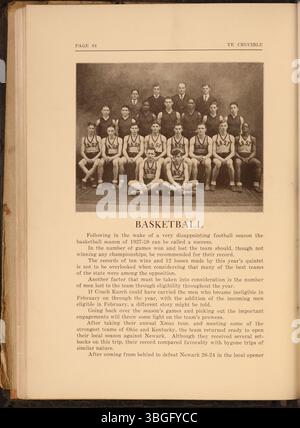 L'annuaire de 1928 de l'East High School, nommé Ye Crucible, capture l'héritage de l'école située à Columbus, Ohio. Le bâtiment, construit en 1922, a été conçu par Howell & Thomas dans le style néo-classique renouveau. East High School a été inauguré en 1923, après avoir déménagé de son site d'origine sur Franklin Avenue. L'école a été rénovée en 2008. Banque D'Images