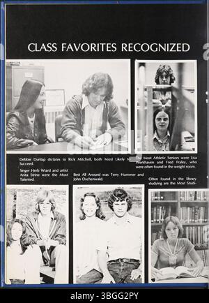 L’annuaire Reynolian de 1976 de l’école secondaire de Reynoldsburg retrace les racines de l’école depuis une cabane en rondins en 1819 jusqu’à la construction d’un bâtiment en briques de deux étages en 1858. L'Académie syndicale de Reynoldsburg, qui a ouvert ses portes en 1868, a permis de développer davantage le système éducatif. En 1925, l'école a été agrandie avec un troisième étage, et le premier annuaire, Reynolian, a été publié en 1943. Banque D'Images
