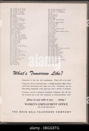 Page tirée de l'annuaire 1949 'le pilote' de l'école secondaire Sainte famille, qui a fermé en 1971 après avoir été fondée en 1912. Cet annuaire capture des moments des dernières années de l'école. Banque D'Images