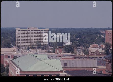 Cette vue aérienne montre Harrison House, un complexe d'appartements situé au 222 West Lane Avenue. Le complexe est géré par l'Université d'État de l'Ohio et fournit des logements pour les étudiants. Banque D'Images