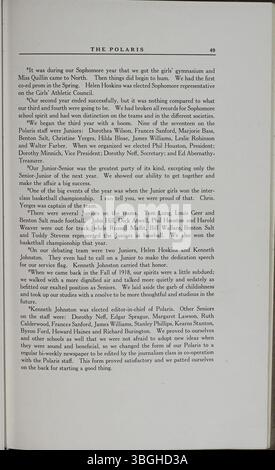 L’édition 1919 de l’annuaire Polaris de North High School documente les étudiants et les professeurs, fournissant un aperçu de la communauté de l’école au cours de cette année-là. Fondée en 1893, la structure originale de style roman de North High a été conçue par Frank L. Packard et remplacée en 1924. Banque D'Images