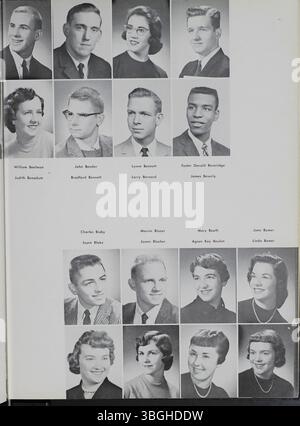 L'annuaire de l'école secondaire North 1959, Memory Book, documente l'histoire de l'école. Fondée en 1893, la North High School a d'abord été située au 100 West 4th Avenue. Le bâtiment original de style roman, conçu par Frank L. Packard, a été remplacé par une nouvelle structure à Arcadia Avenue en 1924. L'école a fermé en 1979 mais a rouvert sous le nom de Columbus International High School en 2012. Banque D'Images