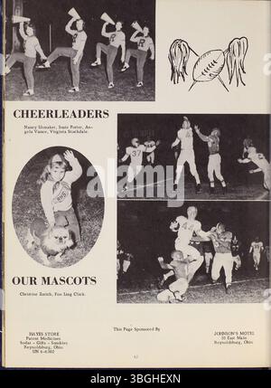 Cet annuaire Reynolian de 1957 détaille les débuts de l'histoire du lycée de Reynoldsburg, de ses débuts modestes en 1819 en tant qu'école de cabane en rondins dans le canton de Truro à son développement en la Reynoldsburg Union Academy en 1868. En 1871, l'Académie obtient son premier diplôme. Le bâtiment de l'école a été rénové en 1925, et le premier annuaire a été publié en 1943, marquant sa croissance en tant qu'établissement d'enseignement. Banque D'Images