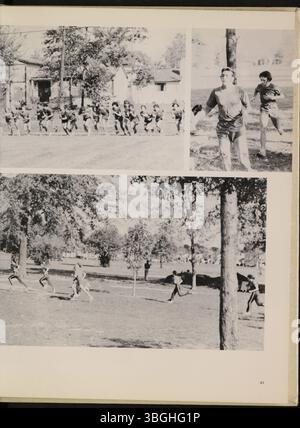 L'annuaire Reynolian 1978 présente les faits saillants du lycée de Reynoldsburg, dont les origines remontent à une cabane en rondins dans le canton de Truro à partir de 1819. La Reynoldsburg Union Academy, créée en 1868, devint plus tard le centre de l'enseignement secondaire dans la région. Au fil du temps, le bâtiment de l'école a été agrandi et rénové, devenant finalement Hannah J. Ashton Middle School. L'annuaire offre un aperçu de l'école à la fin des années 1970 Banque D'Images