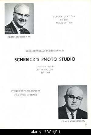 L'histoire du lycée de Reynoldsburg a commencé en 1819 avec une école de cabane en rondins. La première école en briques a été construite en 1858 et la Reynoldsburg Union Academy a été fondée en 1868. En 1943, l'école a publié son premier annuaire. En 1925, le bâtiment avait été rénové et la première promotion de fin d'études était en 1871. Aujourd'hui, le lycée de Reynoldsburg a deux campus à Reynoldsburg, Ohio. Banque D'Images