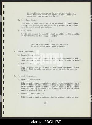 Le spectrophotomètre Beckman DK-1, introduit en 1957, a amélioré le modèle DU en étendant sa portée au spectre proche infrarouge. Cette innovation a été le travail de Wilbur I. Kaye, qui a d'abord développé la science derrière le DK chez Eastman Kodak avant de la poursuivre chez Beckman instruments. Banque D'Images