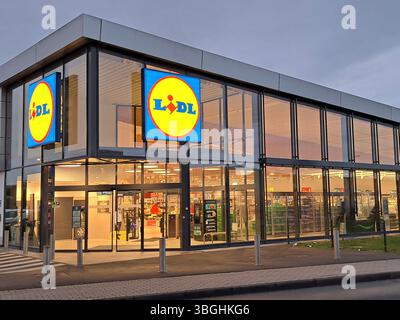Magasin Lidl moderne, Rhénanie du Nord-Westphalie, Allemagne, Weilerswist Banque D'Images
