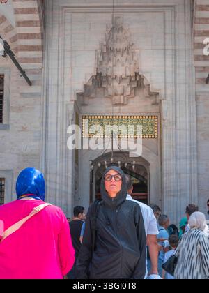 Istanbul, quartier de Sultanahmed, Eminönü, Mosquée bleue, visiteurs Banque D'Images