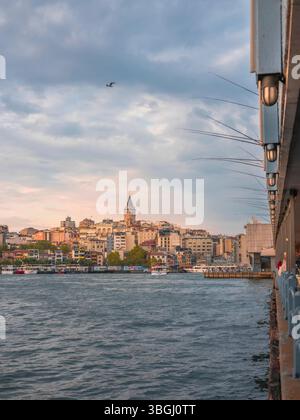Istanbul, quartier de BeyoÄŸlu, Pont de Galata, Tour de Galata, Bosphore Banque D'Images