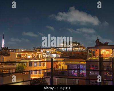 Istanbul, Sultanahmed district, Eminönü, Mosquée bleue, environs, maisons, tir de nuit, heure bleue Banque D'Images