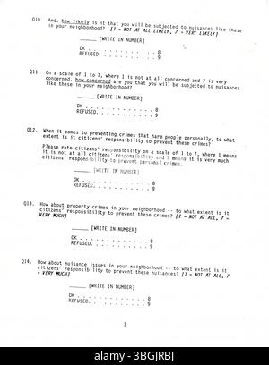 L'enquête sur la police communautaire de 1996 a été menée dans le cadre de l'initiative de la ville de Columbus visant à mettre en œuvre un programme de police communautaire sous l'égide du Bureau d'intervention stratégique (BSR). Le programme combine l'application de la loi traditionnelle avec une approche proactive, encourageant la participation de la collectivité à déceler et à prévenir le crime. Le financement du programme provenait du bureau du procureur général des États-Unis, avec des évaluations par le biais de sondages d'opinion publique. Banque D'Images